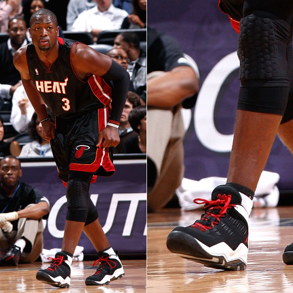 足球中超队长带伤上阵，拼劲获赞（中超队长带伤出战，顽强拼搏赢称赞）