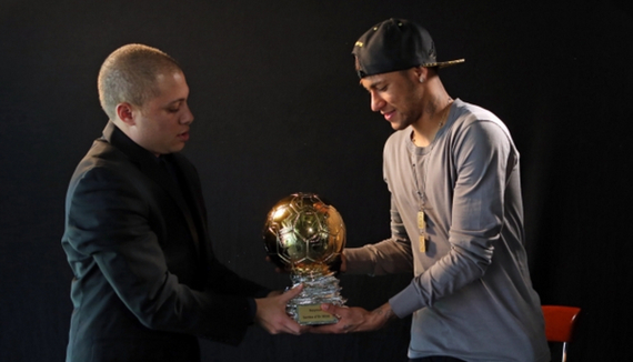 马尔蒂尼预测第19轮：巴萨有望延续辉煌，皇马需走出低谷（马尔蒂尼展望第19轮：巴萨有望续写荣耀，皇马亟待摆脱颓势）