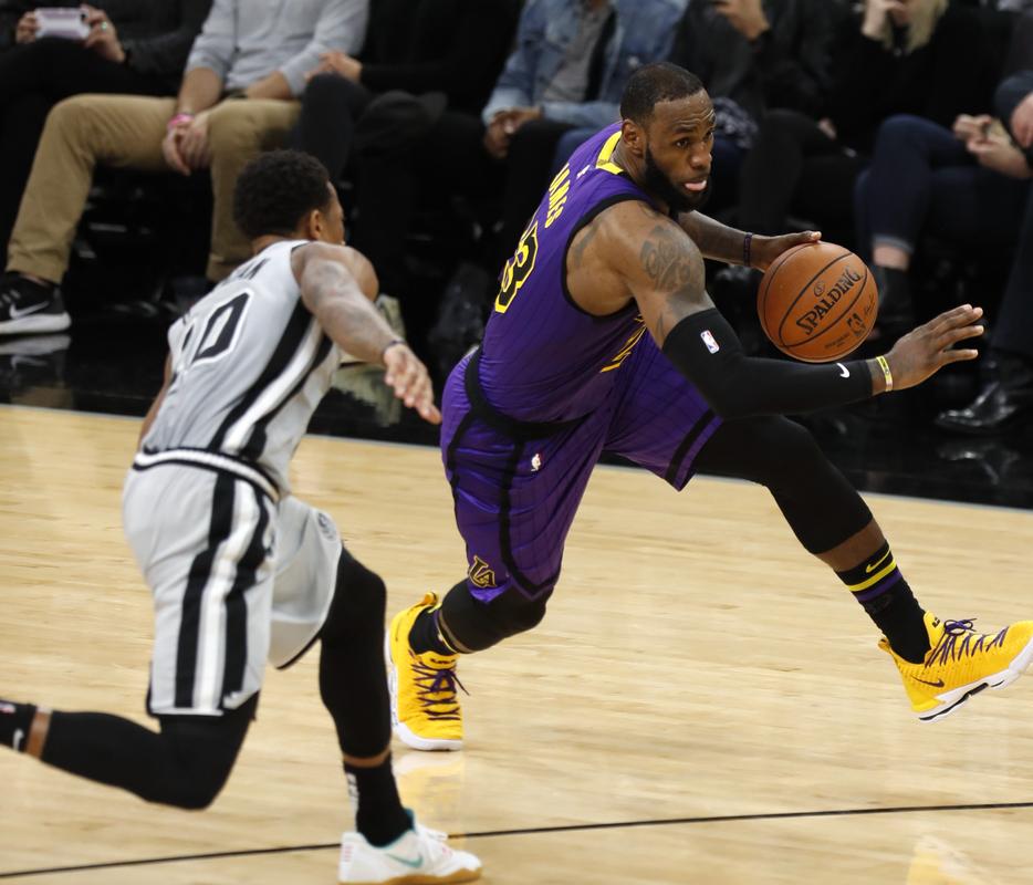 罗马诺：经检查巴尔韦德并无大碍，能出战接下来的比赛（罗马诺：检查显示巴尔韦德无大碍，将出战后续比赛）