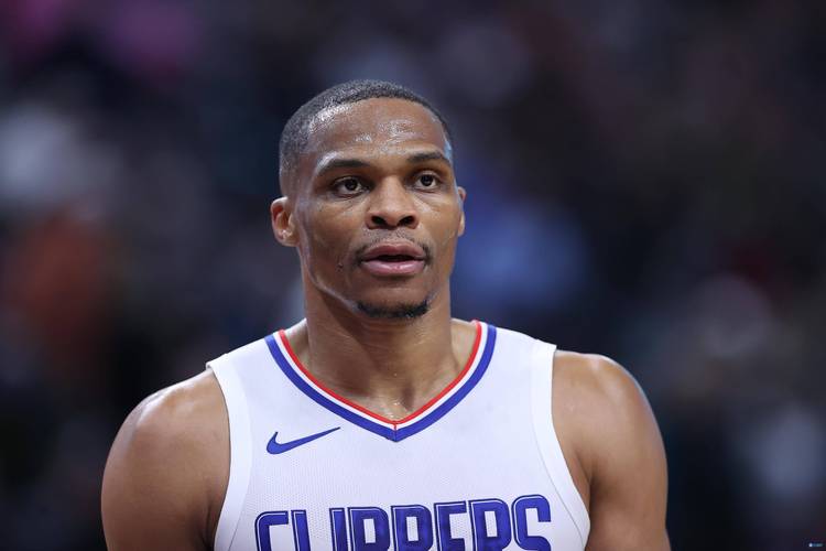 记者：于帕与拜仁的续约仍在谈判中，有可能在年底前做出决定（记者透露：拜仁与于帕续约谈判推进，或将于年底前定案）