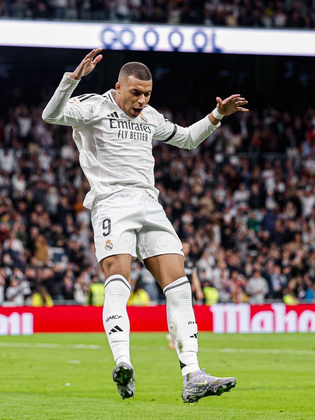 2-1,28岁齐甘科夫双响炮：率西甲第18逆转皇家社会,终结3轮不胜（28岁齐甘科夫梅开二度，西甲第18名2-1逆转皇家社会，止住三轮不胜）